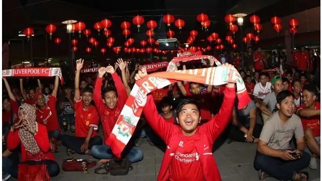 Kemeriahan acara nonton bareng Liverpool vs Manchester United yang diselenggarakan oleh Bola.com bekerja sama dengan Panasonic Viera dan Summarecon Mall Bekasi pada hari Minggu, (17/1/2016).
