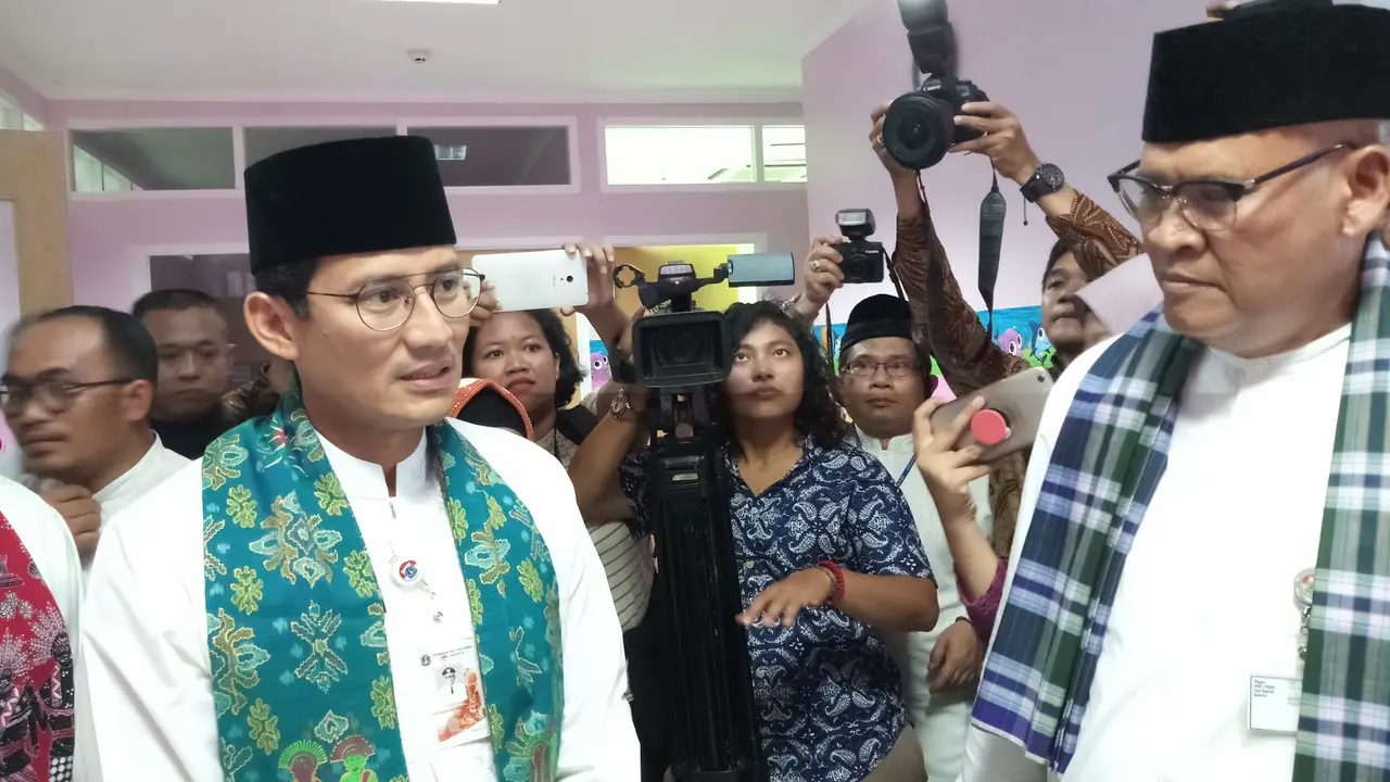 Sandiaga Uno menyambangi RS Budhi Asih