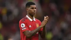 Sejauh ini, Marcus Rashford selalu menjadi pilihan utama Erik ten Hag sebagai juru gedor Manchester United. Ia bahkan mampu menyingkirkan nama besar Cristiano Ronaldo dengan selalu dipercaya turun sebagai starter di enam laga terakhir. Jebolan akademi MU tersebut sejauh ini telah mengemas 3 gol dan 2 assist dari 6 laga. Rashford juga mendapatkan rating 7,16 oleh Whoscored. (AFP/Oli Scarff)