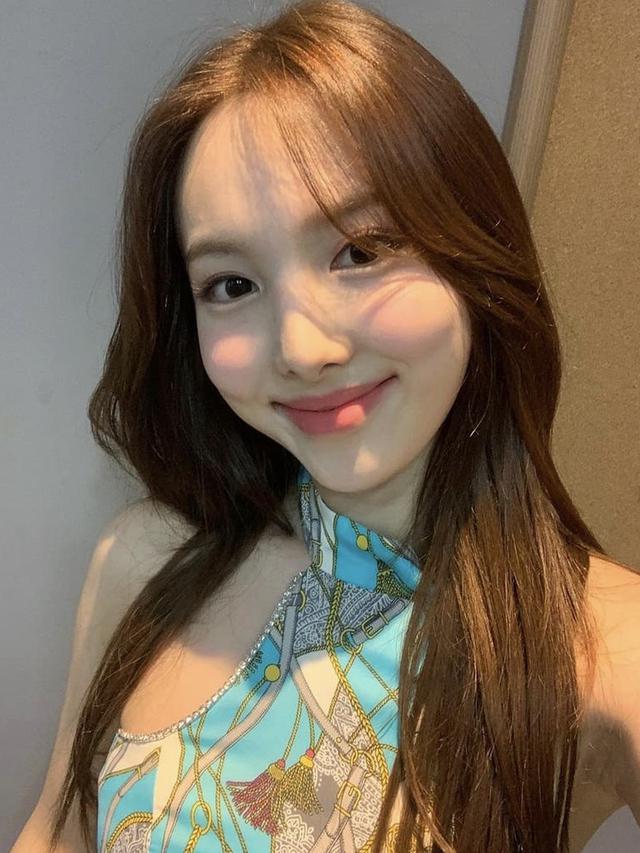 Gaya Rambut Imut Nayeon TWICE Bisa Jadi Inspirasi