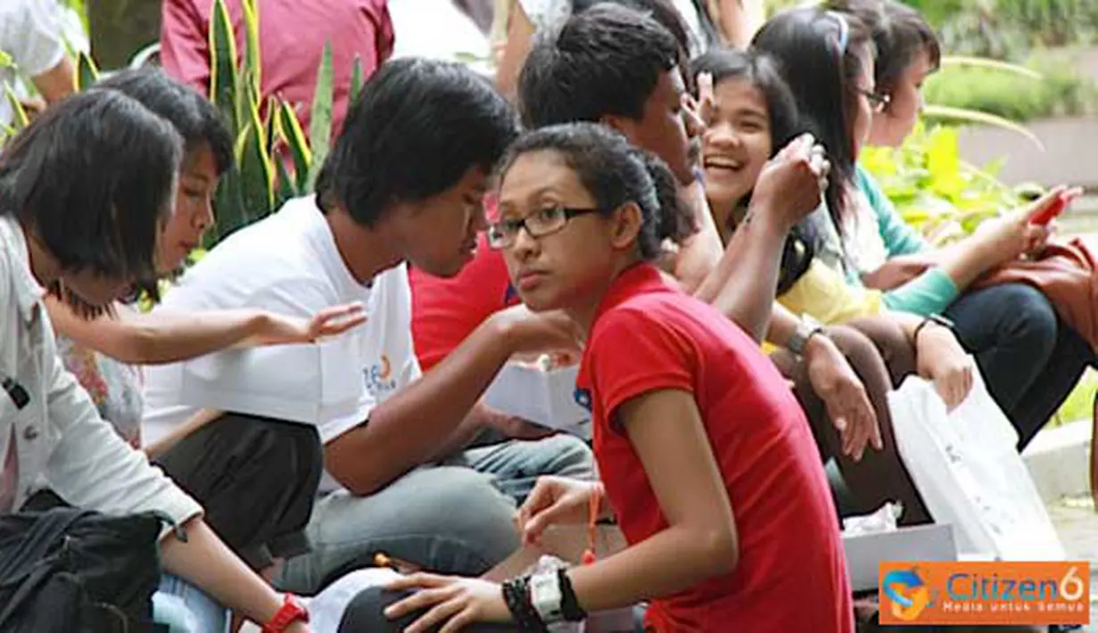 Citizen6, Yogyakarta: Peserta berdiskusi untuk topik citizen jurnalism sambil makan siang. (Pengirim: Ady Permadi)

