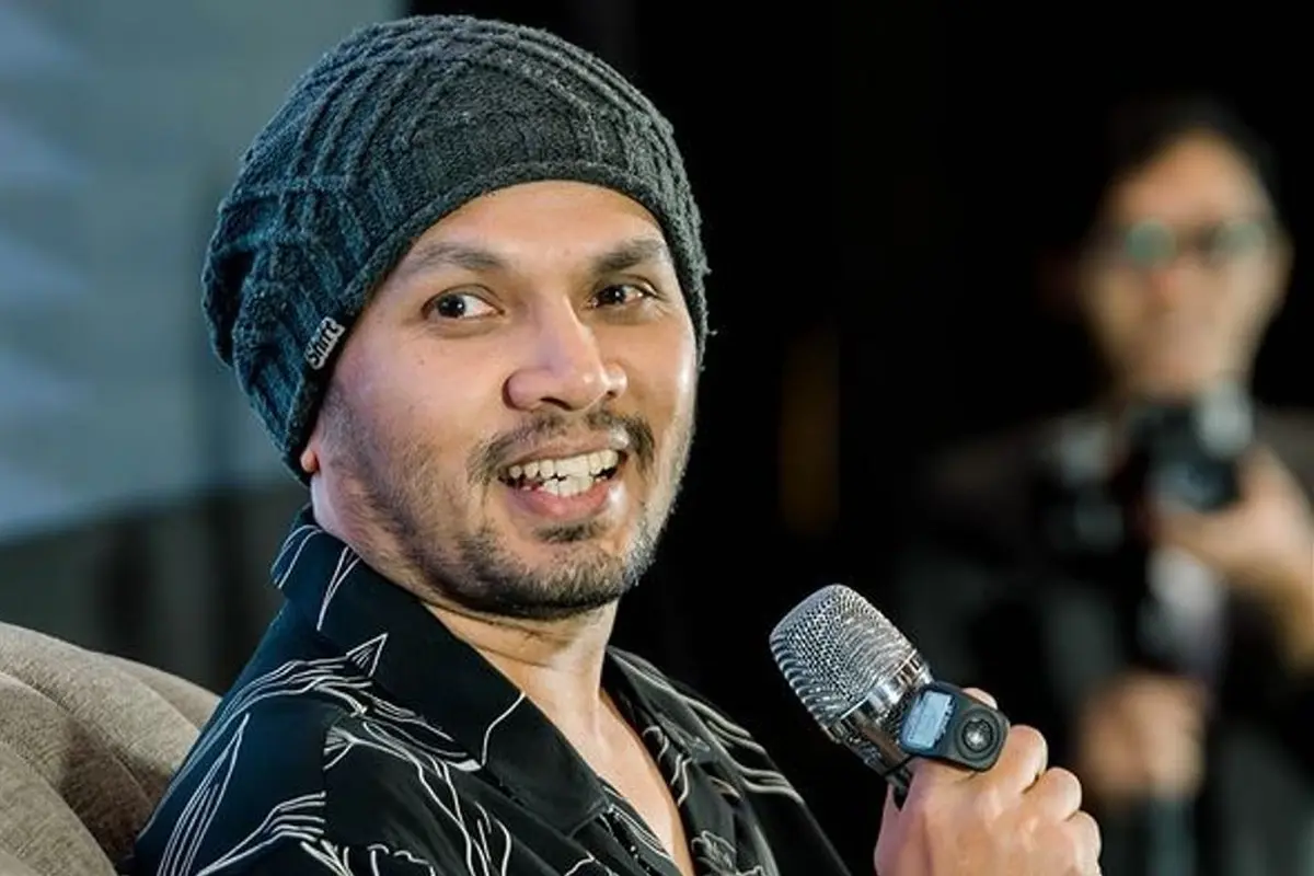 Ustadz Hanan Attaki (https://www.instagram.com/p/C992K82PL7V/?img_index=2)