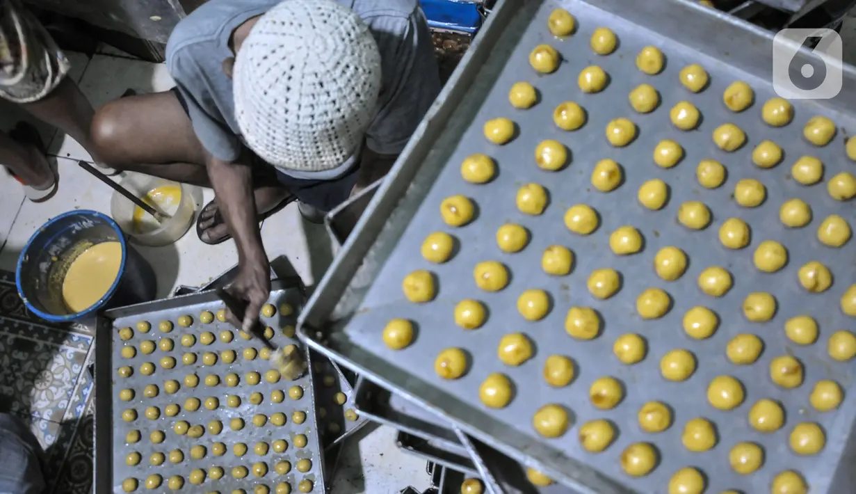 Hasil produksi kue kering ini telah dipasarkan di toko-toko di Jakarta, dan luar kota seperti Jambi dan Batam.  (merdeka.com/Iqbal S Nugroho)