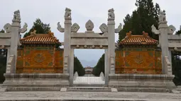 Pemandangan makam kerajaan barat dari era Dinasti Qing (1644-1911) di Wilayah Yixian, Provinsi Hebei, China utara (18/6/2020). Di situs makam ini, empat kaisar Dinasti Qing dimakamkan, yakni Yong Zheng, Jia Qing, Dao Guang, dan Guang Xu. (Xinhua/Zhu Xudong)