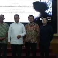 Hanung Bramantyo saat diskusi 'Kartini dan Bangsa yang Mandiri'. Foto: Puput Puji Lestari/Bintang.com