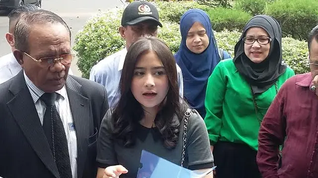 Prilly Latuconsina