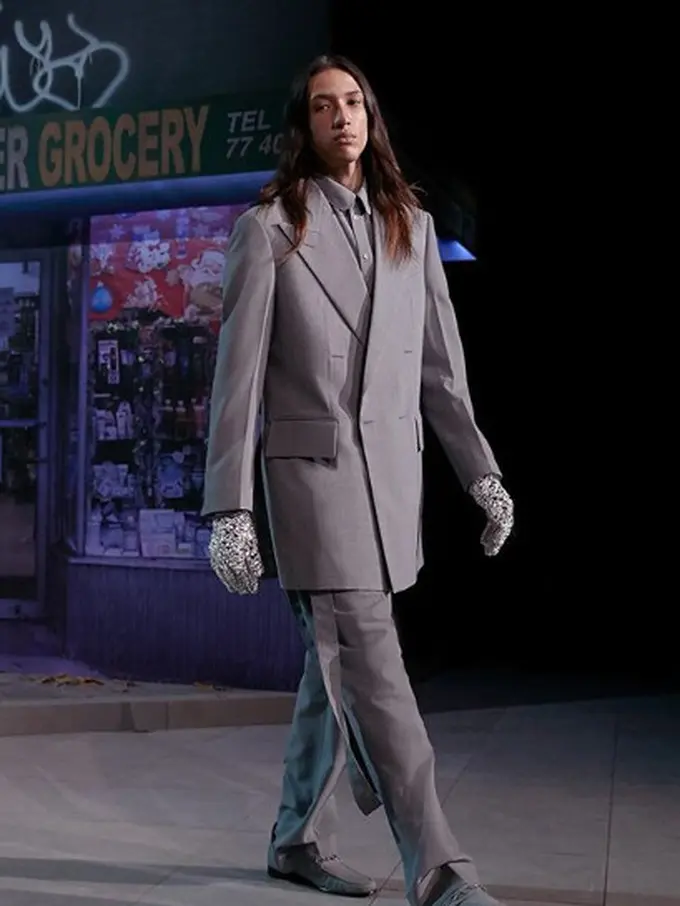 Louis Vuitton Akan Hilangkan Koleksi Michael Jackson Akibat Pelecehan Anak