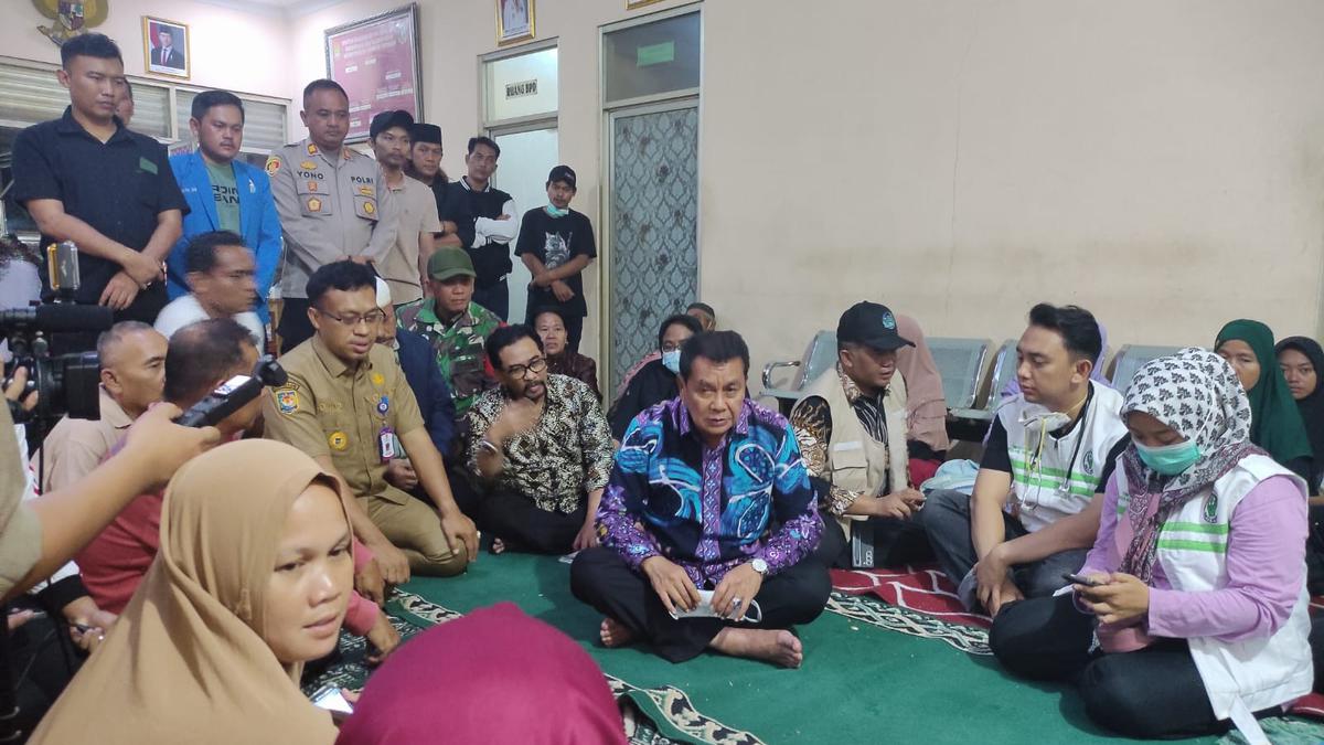 Warga Dikepung Asap Kebakaran TPA Jatiwaringin, Bayi Diungsikan ke Hotel