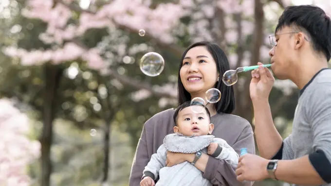 Salah satu kebiasaan yang dapat menurunkan kecerdasan anak adalah kurangnya stimulasi kognitif sejak dini.