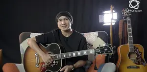 Lagu 'DIA' membawa nama Anji meroket ke barisan penyanyi solo yang cukup diperhitungkan.