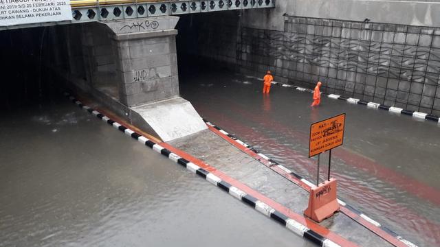Banjir di underpass Mampang, Jakarta Selatan