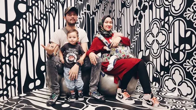 Keluarga Kecil Aryani Fitriana dan Donny Michael