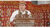 Menteri BUMN Erick Thohir menerima gelar adat dari Masyarakat Lampung.