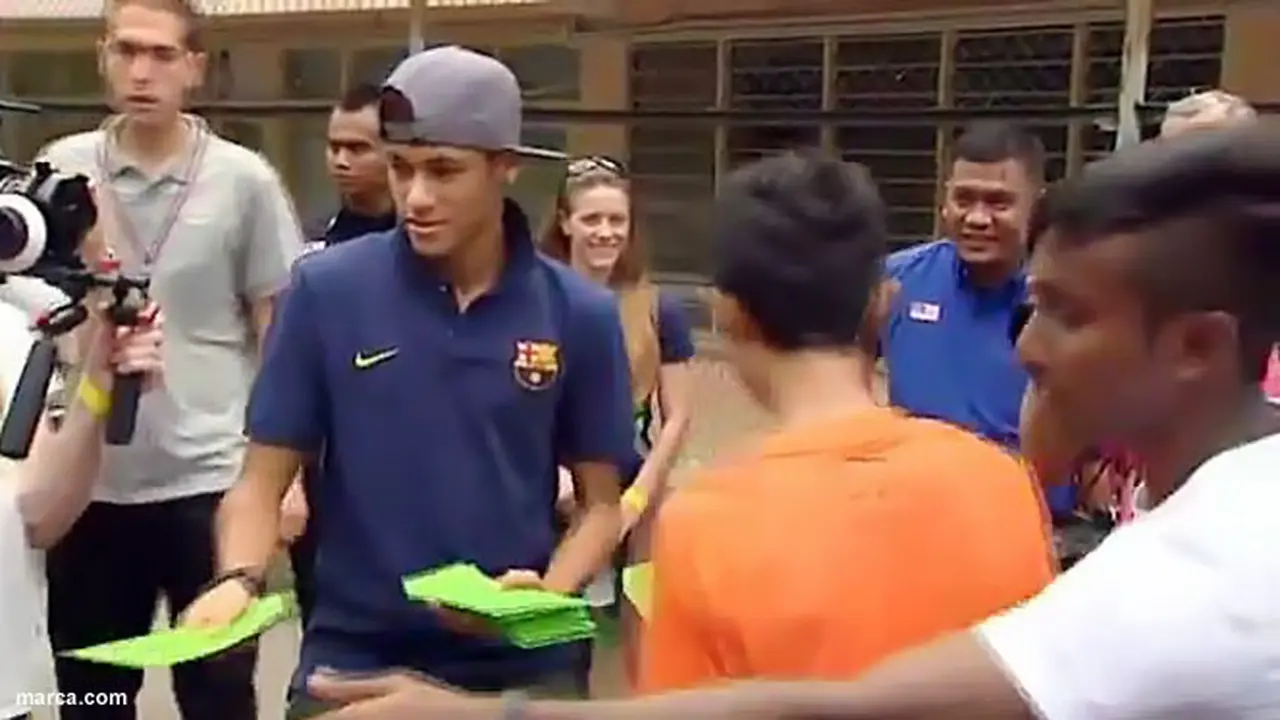 neymar-130810b.jpg