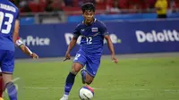 Pemain Timnas U-23 Thailand Nurul Sriyankem Saat Laga Thailand vs Indonesia (Liputan6.com / Helmi Fithriansyah)