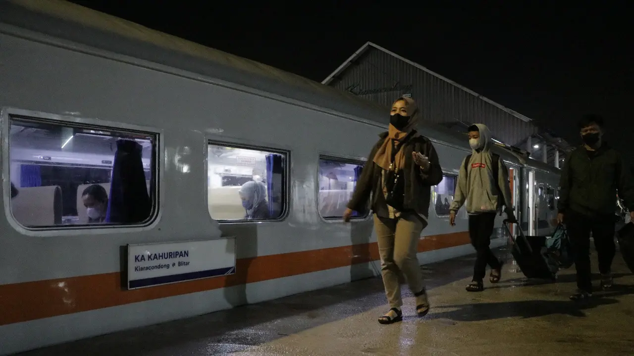stasiun kota bandung, kereta api