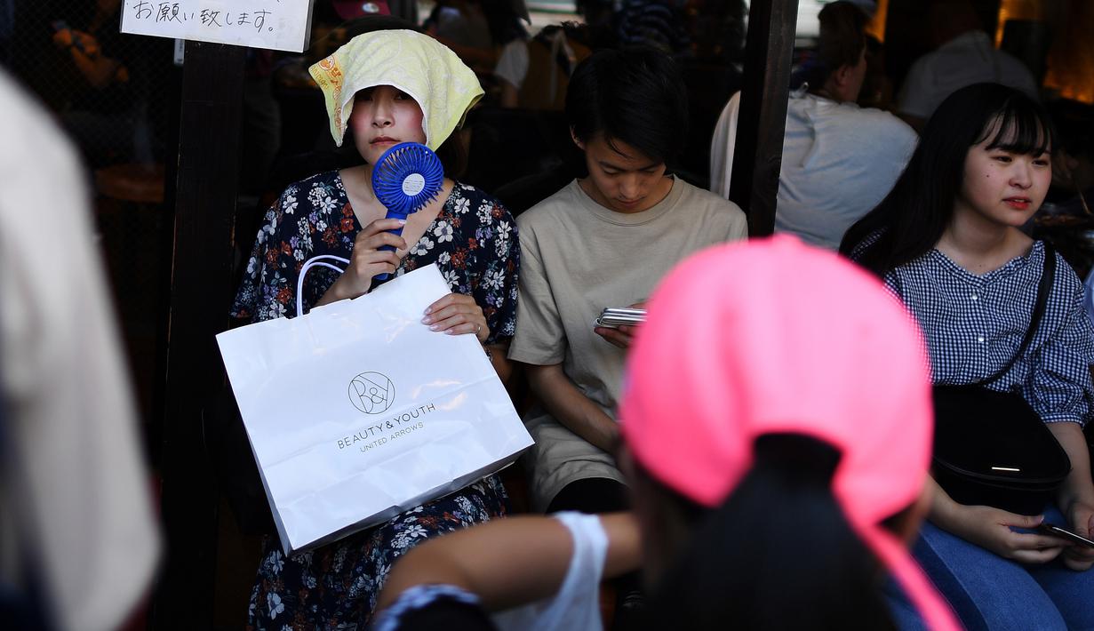 Foto Berbagai Cara Warga Jepang Hadapi Gelombang Panas Global Liputan6 Com