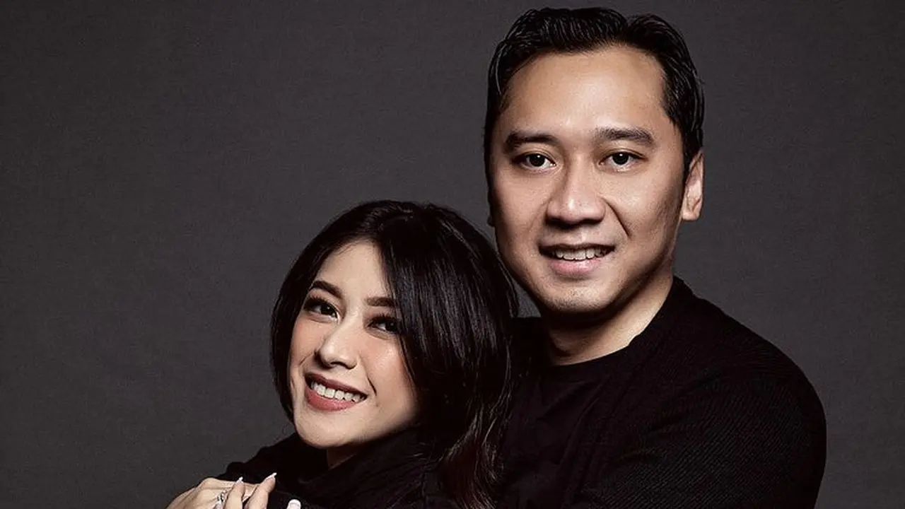 6 Potret Elegan Maternity Shoot Aliya Rajasa Bareng Keluarga, Siap Sambut Anak Keempat