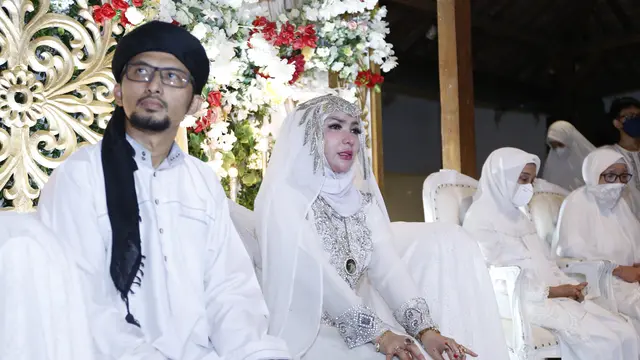 Roro Fitria akan dinikahi duda bernama Andre Irawan (Kapanlagi.com/Bayu Hendiarto)