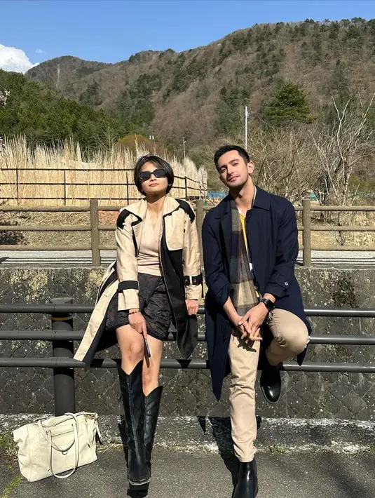 Acha Septriasa memangkas rambutnya hingga pendek dengan model short bob untuk melakoni di film barunya Suami yang Lain. [Instagram/septriasaacha]