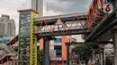 Pemandangan Skybridge Kebayoran Lama, Jakarta Selatan, Kamis (26/1/2023). Pemprov DKI Jakarta akan meresmikan Skybridge Kebayoran Lama yang akan menghubungkan Halte Transjakarta Velbak ke Stasiun Kebayoran Lama. (Liputan6.com/Angga Yuniar)