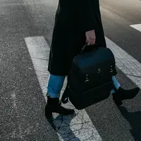 Mengenal pelican crossing yang bakal menggantikan jembatan penyebrangan orang (JPO) di HI. (Ilustrasi: Pexels.com)