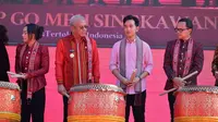 Wapres Gibran Rakabuming Raka hadir di Festival Cap Go Meh Singkawang 2025 yang berlangsung di depan Kantor Wali Kota Singkawang, Rabu (12/2/2025). (Foto: BPMI Setwapres)