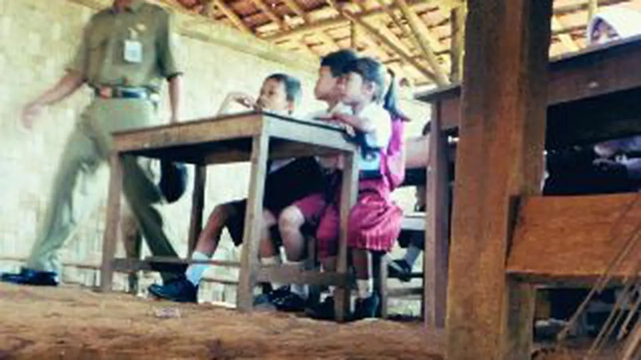 Mirip Kandang Ternak, Siswa Banten Bersekolah di Sini