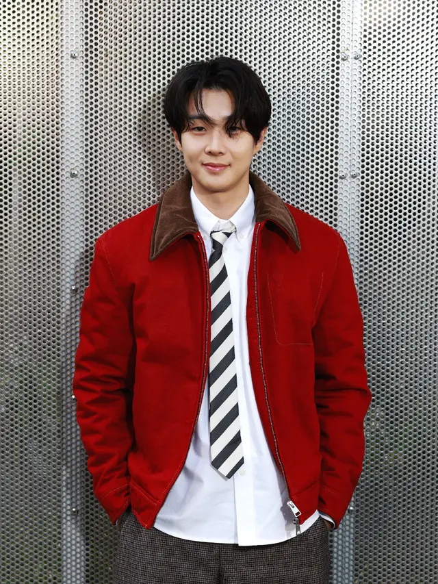 Choi Woo Shik  hadir di Fashion Show Koleksi S/S 2027 AMI Paris. Dok. AMI Paris