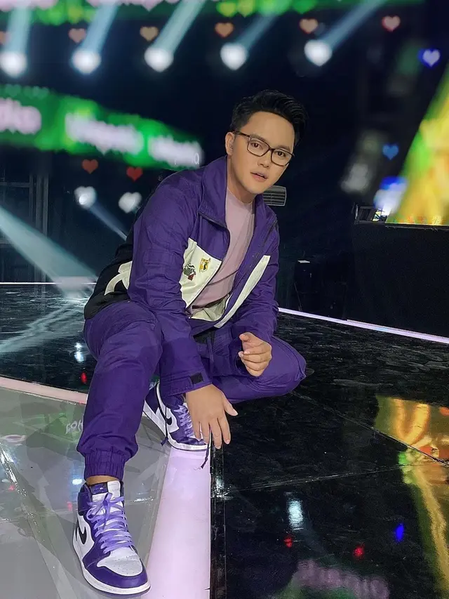 FOTO: Gaya Sporty Danang D'Academy saat Pakai Sneakers, Tampil Keren