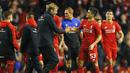Pelatih Liverpool, Juergen Klopp merayakan kemenangan perdananya bersama The Reds pada Piala Liga Inggris melawan Bournemouth dengan skor 1-0 di Stadion Anfield, Inggris, Rabu (28/10/2015). (Reuters/Eddie Keogh)