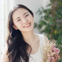 ilustrasi perempuan bahagia/copyright by Dari metamorworks (Shutterstock)