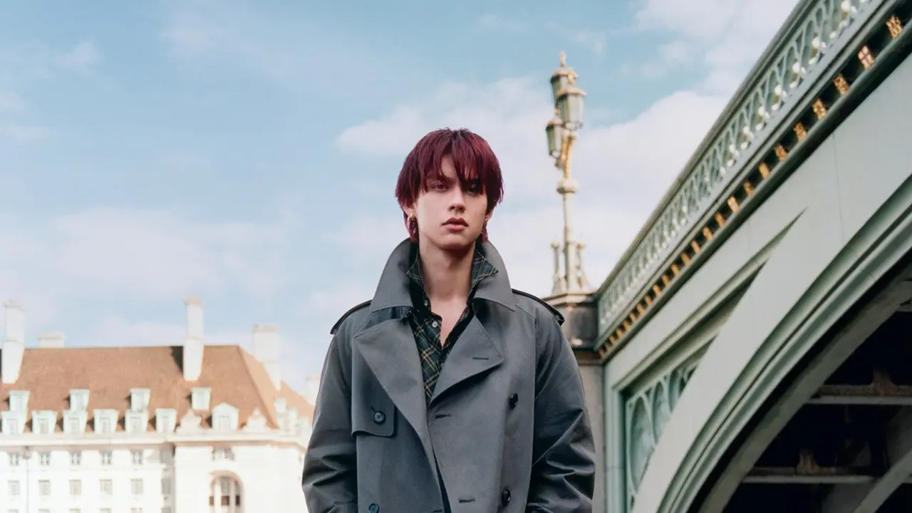 Bright Vachirawit Menemukan Rumah Kedua di London Bersama Burberry