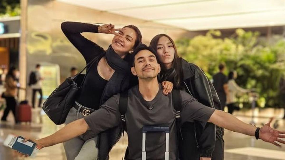 5 Potret Darius Sinathrya dan Donna Agnesia OTW Eropa Susul Anak, Liburan Penuh Penantian