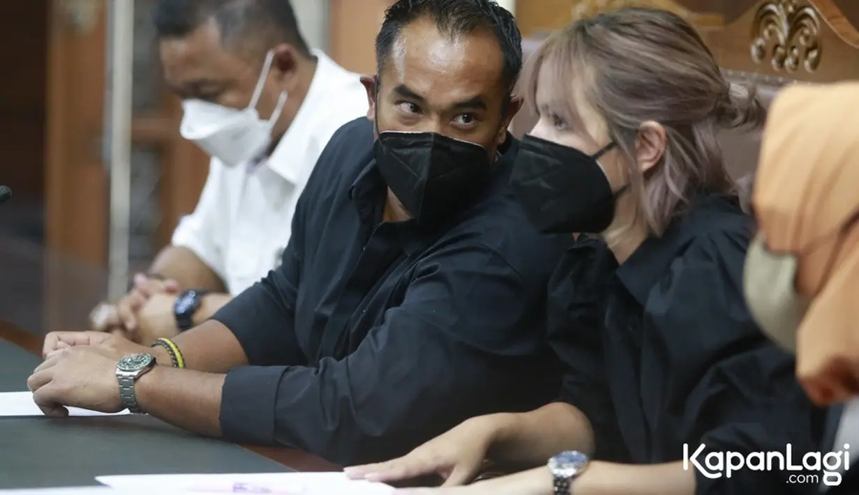 Nia Ramadhani dan Ardi Bakrie (Muhammad Akrom Sukarya/© KapanLagi.com)