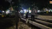 Satpol PP Kota Depok Bubarkan Belasan Muda Mudi Pacaran di Taman hingga Larut Malam