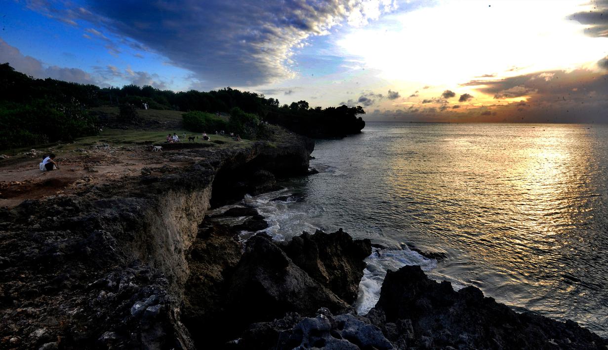 Pantai ini berdekatan dengan pusat-pusat pariwisata Bali seperti Kuta dan Nusa Dua. (merdeka.com/Arie Basuki)