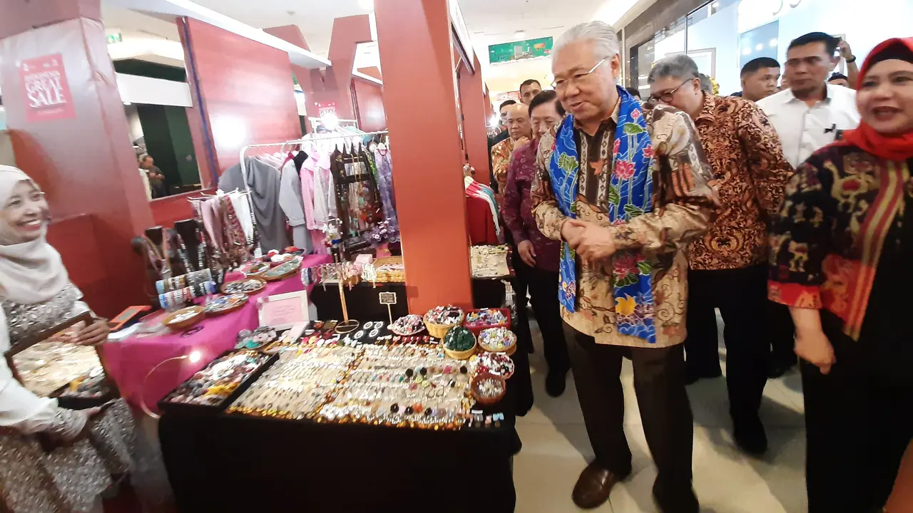 Pertama kali digelar, Indonesia Great Sale resmi dibuka oleh Menteri Perdagangan Enggartiasto Lukita, di Tangcity Mall Kota Tangerang, Rabu (14/8/2019).