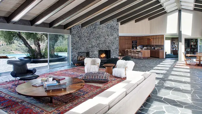 [Bintang] Adam Levine