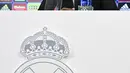Gelandang Prancis Aurelien Tchouameni mengadakan konferensi pers selama perkenalan resminya sebagai pemain baru Real Madrid CF di Ciudad Real Madrid di Valdebebas, Selasa (14/6/2022). Real Madrid secara resmi memperkenalkan rekrutan anyarnya, Aurelien Tchouameni. (JAVIER SORIANO / AFP)