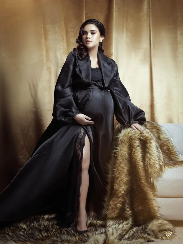 5 Pemotretan Maternity Shoot Audi Marissa dengan Gaun Hitam, Tampil Elegan