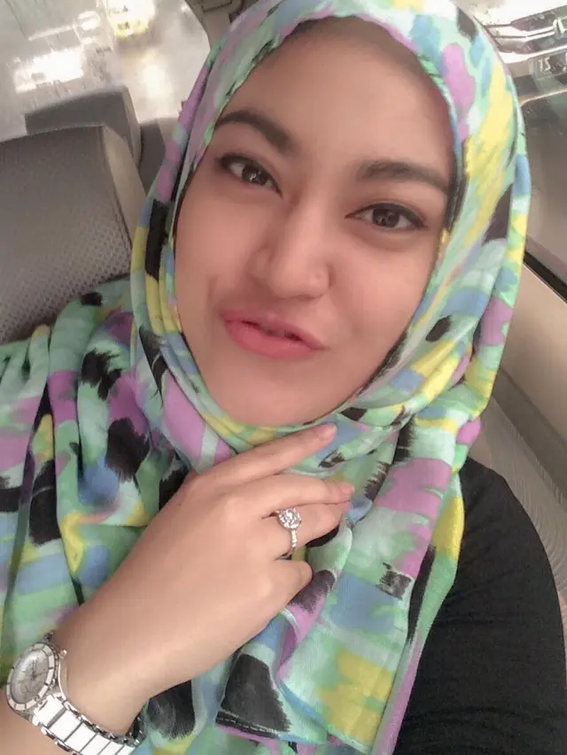 Ayu Anjani tampil anggun dalam balutan hijab (Foto: Instagram @real.ayuanjani)