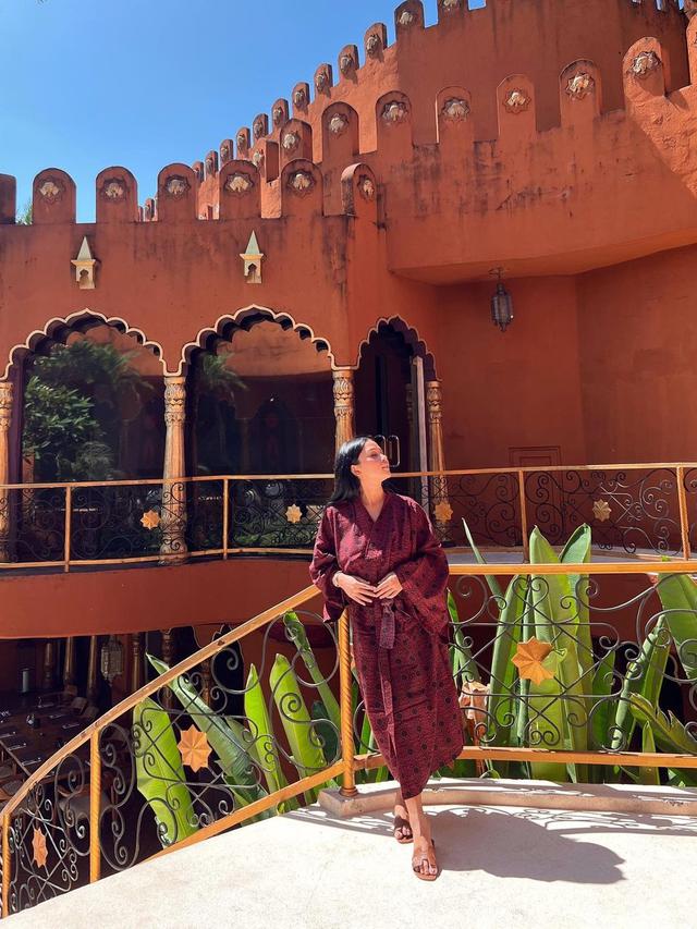 7 Potret Liburan Mutia Ayu di Bali, Penampilannya Curi Perhatian