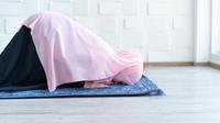 Ilustrasi Sholat Tasbih Credit: shutterstock.com