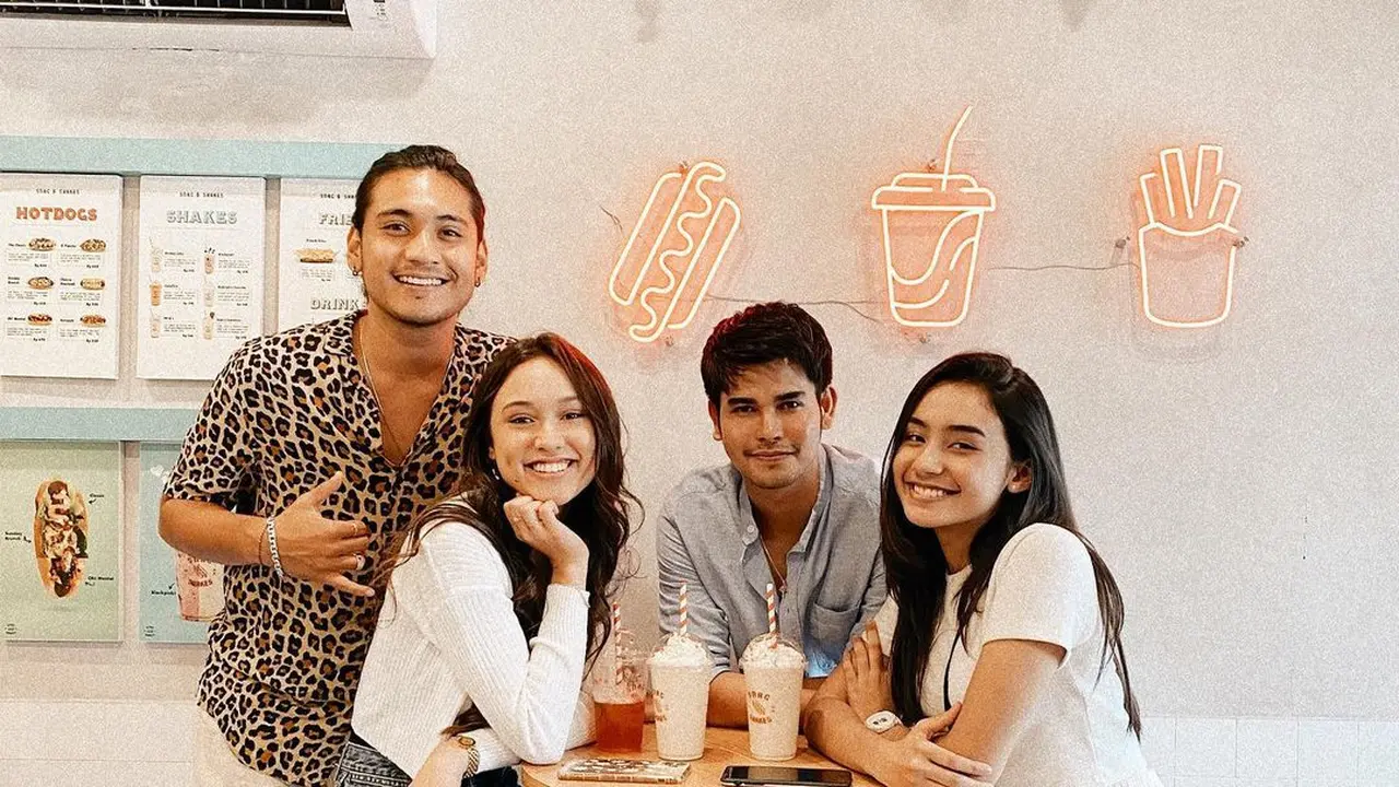 7 Potrret Kebersamaan Pasangan Kekasih dalam Love Story The Series