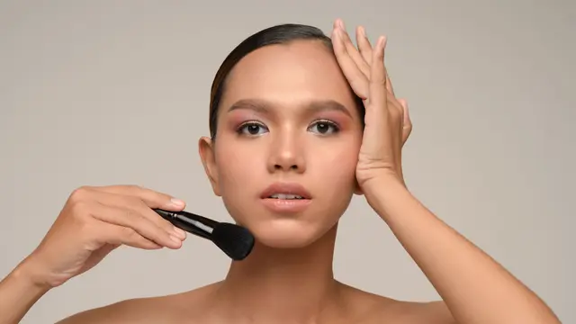 4. Kontur dan Highlight untuk Dimensi Wajah [Dok/freepik.com]