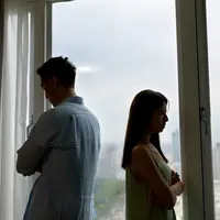 Ilustrasi pasangan bersedih/copyrightshutterstock/aslysun