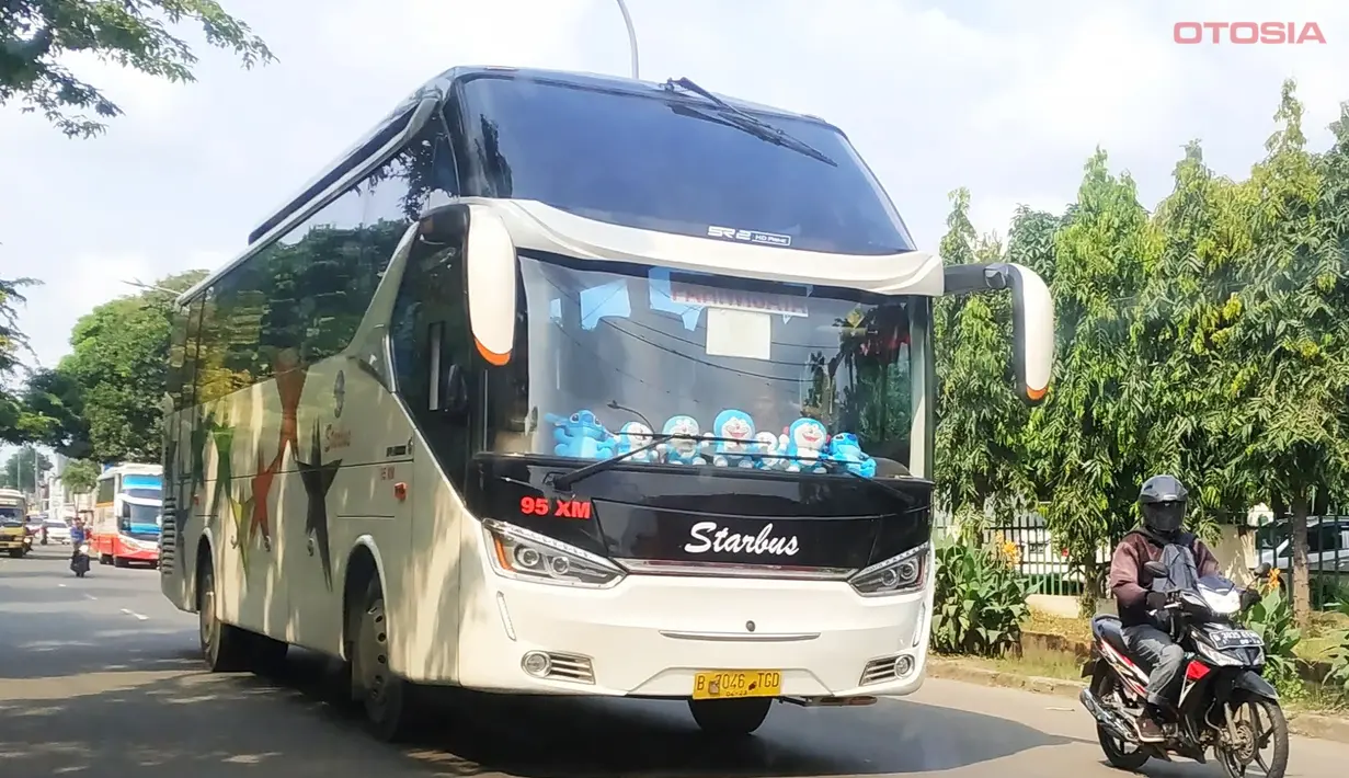 Putih: Kanvas Sempurna untuk Mewujudkan Pesona Bus Pariwisata