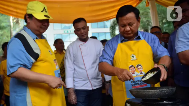 Prabowo Masak Nasi Goreng