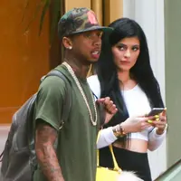 Kebersamaan Tyga dan Kylie Jenner (dailymail.co.uk)
